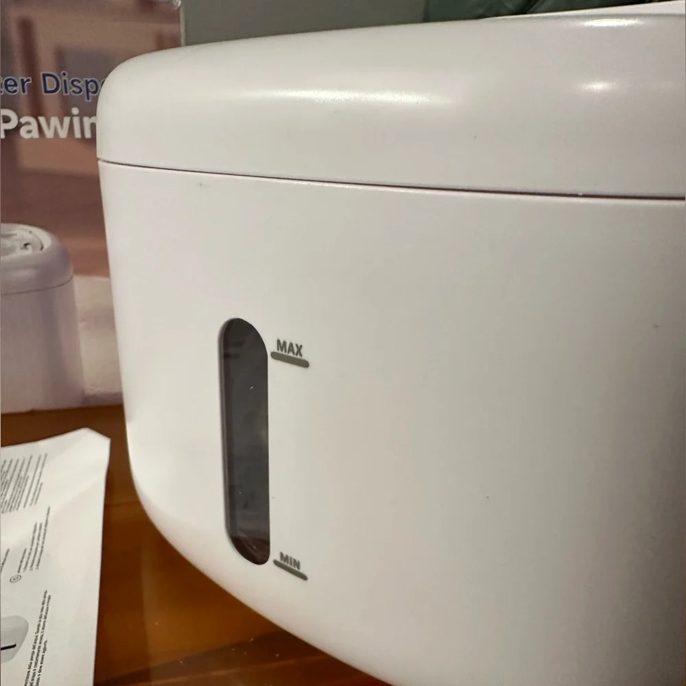 Wireless Motion Sensor Cat Water Fountain – White – NEW IN BOX!